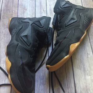 Nike-  Basketball Shoe 7Y- Black